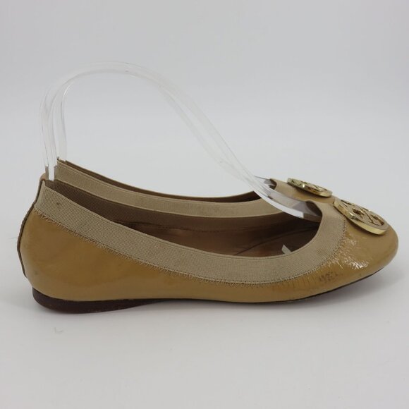 Tory Burch Women 7.5 M CAROLINE Beige Patent Leather Logo Ballet Flats Shoes - Picture 9 of 16